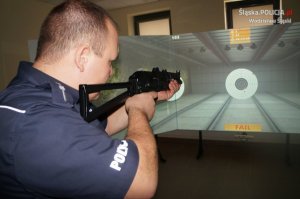 Strzelnica multimedialna w wodzisławskiej komendzie